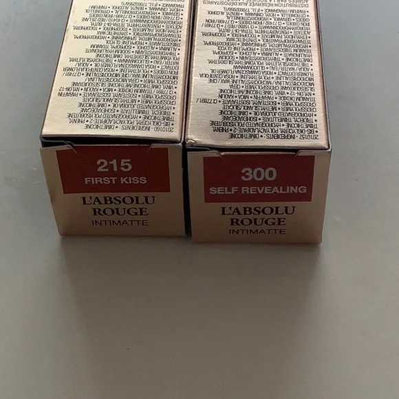 L'Absolu Rouge Intimatte Buildable Soft Matte Lipstick - Picture 3 of 3